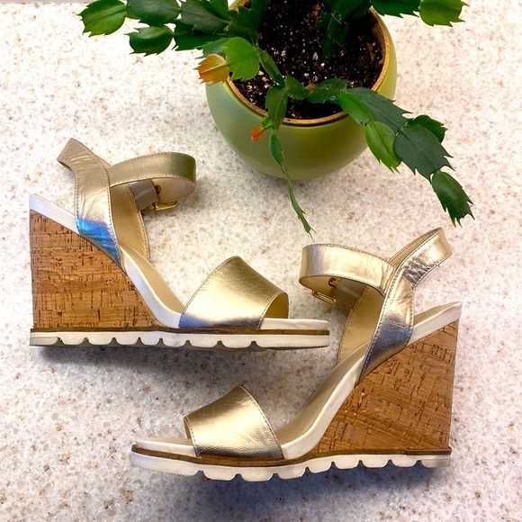 Nine West Shoes - Nine West Rose Gold High Wedges